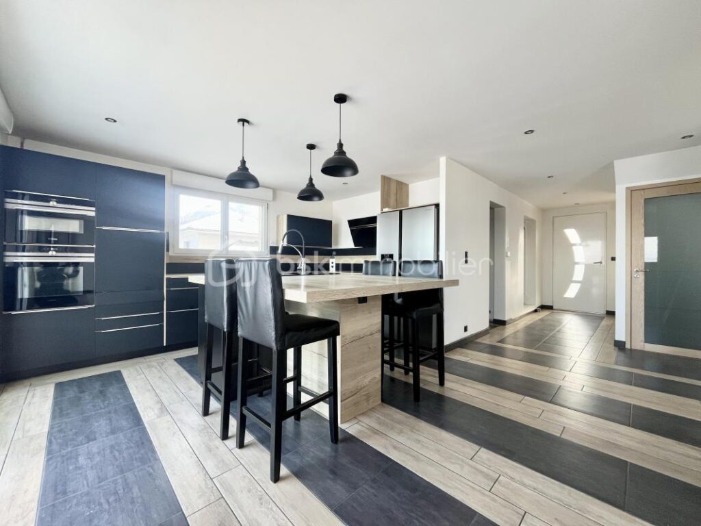 DPT HAUTE SAVOIE (74) – MAISON FAMILIALE AVEC VUE SUR LE LAC LEMAN – Lugrin (Hauteurs d’Évian) – 6 pièces – 4 chambres – 166 m²