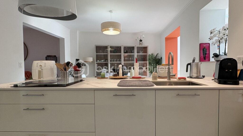 🏡 Rare en centre-ville de Bergerac – Maison 146 m² avec jardin et double garage – 6 pièces – 3 chambres – 146 m²