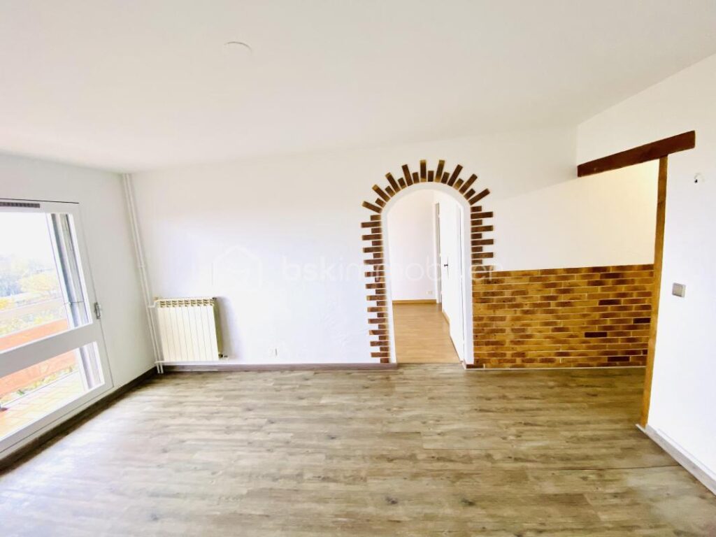 🌳 PARC DE TREMBLAY – 4 PIÈCES 81 m² – BALCON 10 m² VUE BOIS – ÉTAGE ÉLEVÉ – DPE C – PARKING – PROCHE RER B 🌳 – 4 pièces – 3 chambres – 80 m²