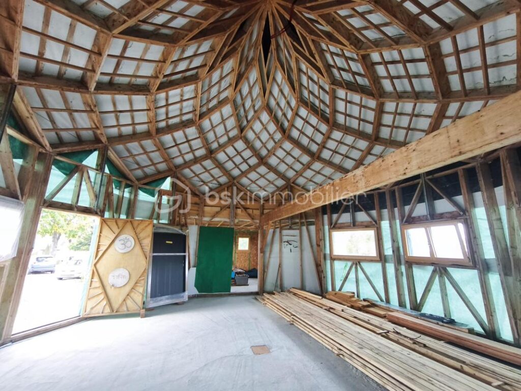 ✨ Architecture Singulière entre Lourdes et Bétharram – Projet Écologique d’Exception ✨ – 3 pièces – 1 chambre – 84 m²