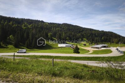 ferme de 303 m2 – 8 pièces – 2 chambres – 303 m²