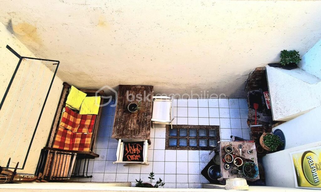 *** Maison de village de 146m²- Cour- Loggia- T2 en RDC- Vue- La Palme *** – 6 pièces – 3 chambres – 146 m²