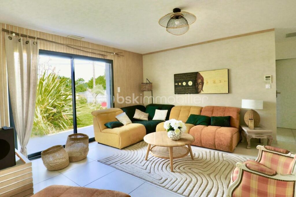 T5 CONTEMPORAINE PISCINE COMMERCES A PIED – 5 pièces – 5 chambres – 144 m²