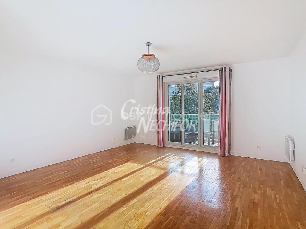 🏡 Bel appartement de 4 pièces avec balcon, DPE C, une place de parking en sous-sol, possibilité d’acheter une autre, une grande Cave, à Montévrain – 4 pièces – 3 chambres – 76 m²