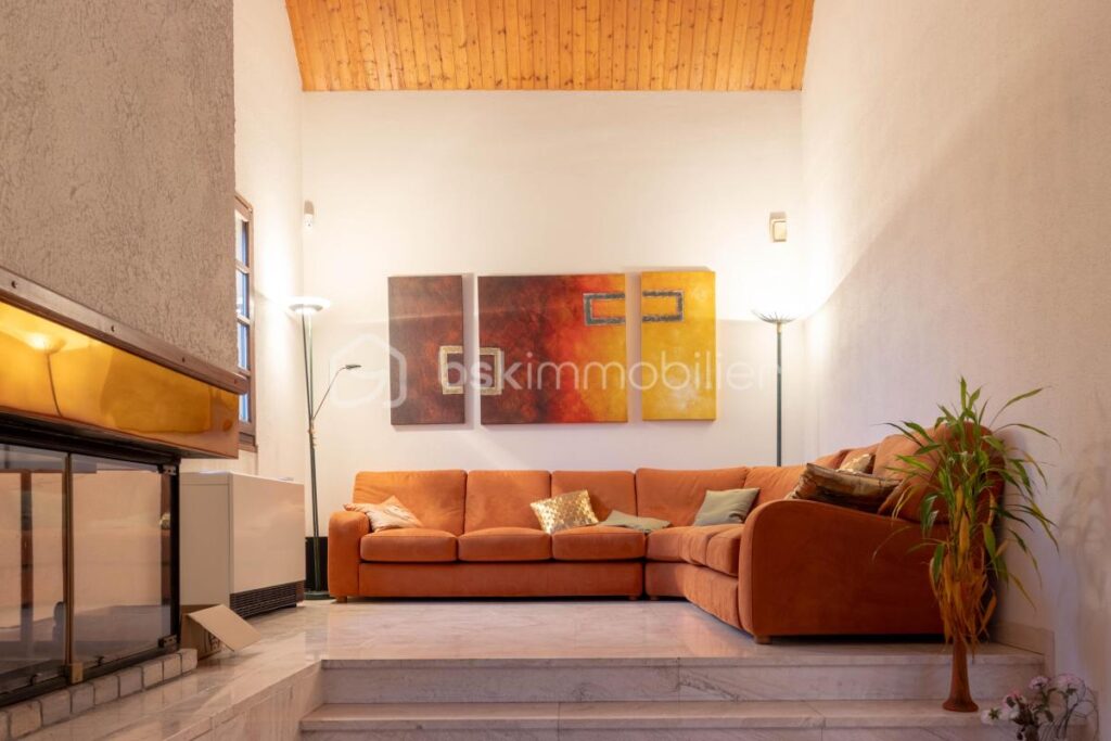 Sainte Radegonde, 5 chambres, piscine, grand terrain et garage – 6 pièces – 5 chambres – 210 m²