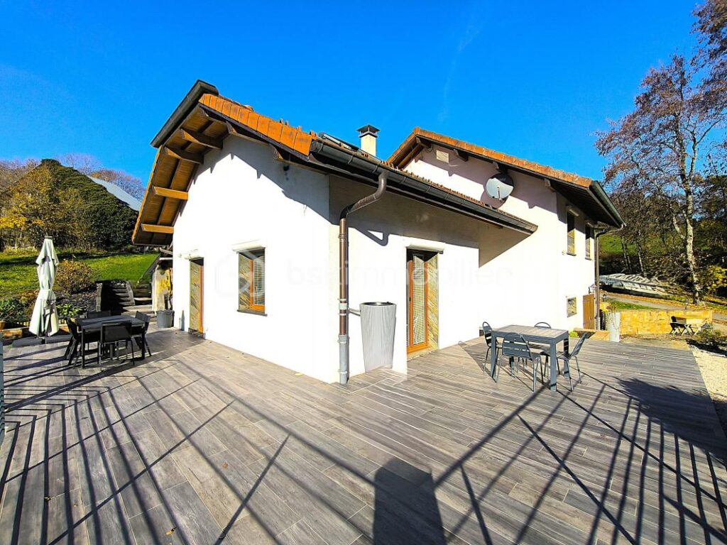 JOLIE MAISON 158m2 – 5 pièces – 4 chambres – 158 m²