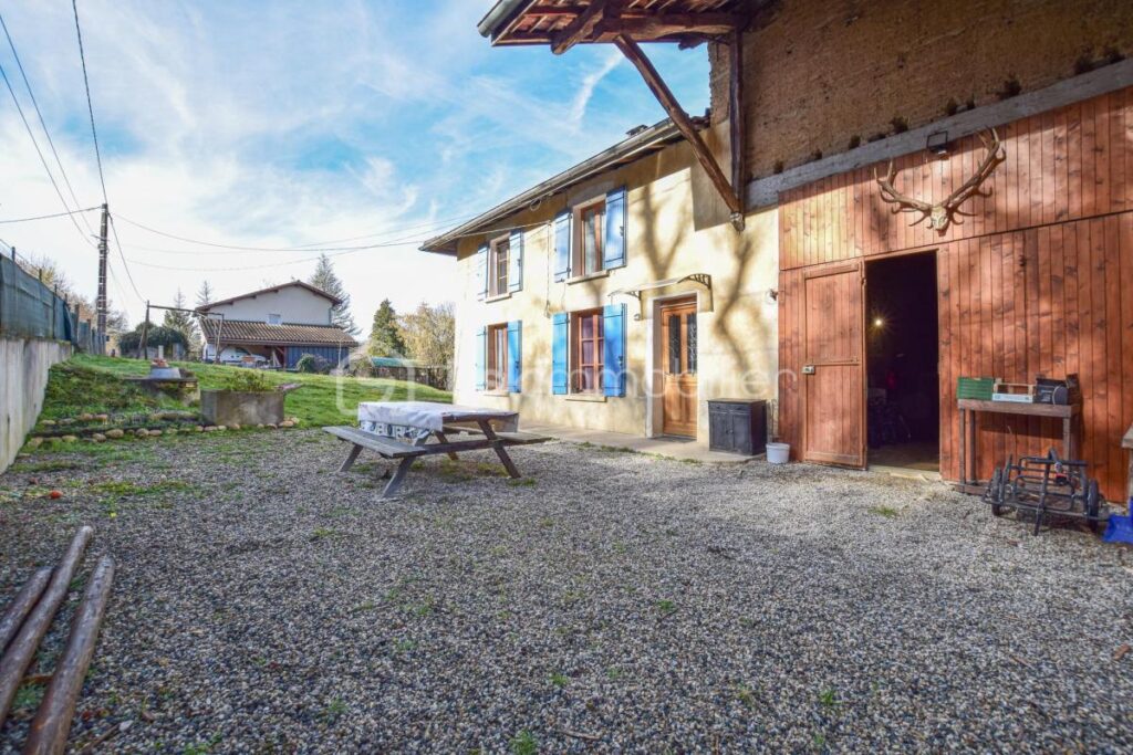 visite virtuelle à 360 sur le site ”jeancrimmo” – 5 pièces – 3 chambres – 98 m²