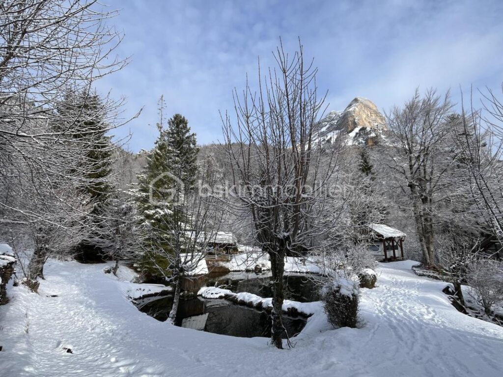 Magnifique maison de 138 m² sur une parcelle de 11680 ² – 6 pièces – 5 chambres – 138 m²