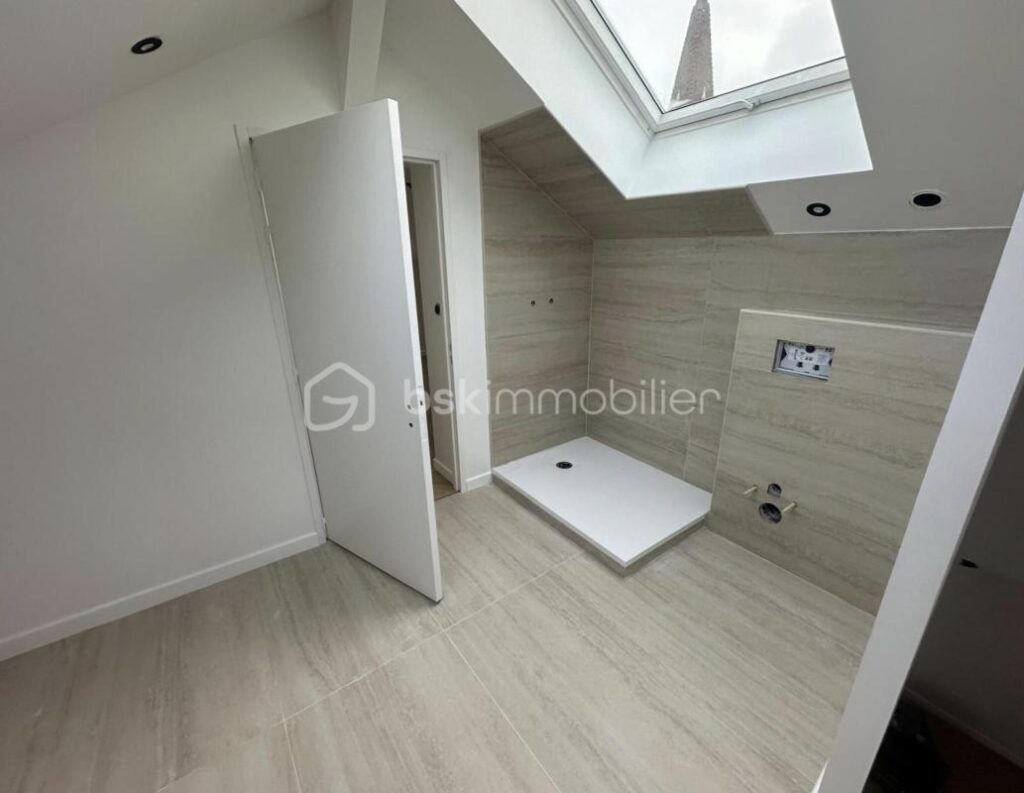 APPARTEMENT DUPLEX 95 M2 TYPE 4 PIECES PROCHE CENTRE ANNECY – 4 pièces – 3 chambres – 95 m²