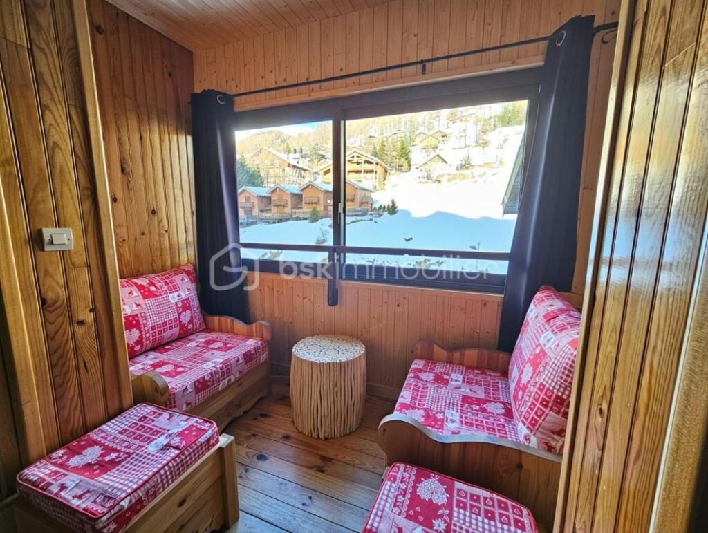 Dernier étage avec ascenseur – Appartement duplex cœur de station – 4 pièces – 2 chambres – 46 m²