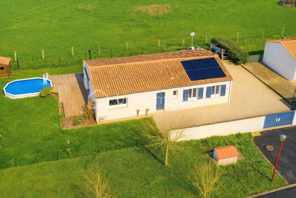 Maison récente 2017 – DPE A/A – Jardin – Piscine – Quartier calme – Pont-l’Abbé-d’Arnoult (17) – 5 pièces – 4 chambres – 115 m²