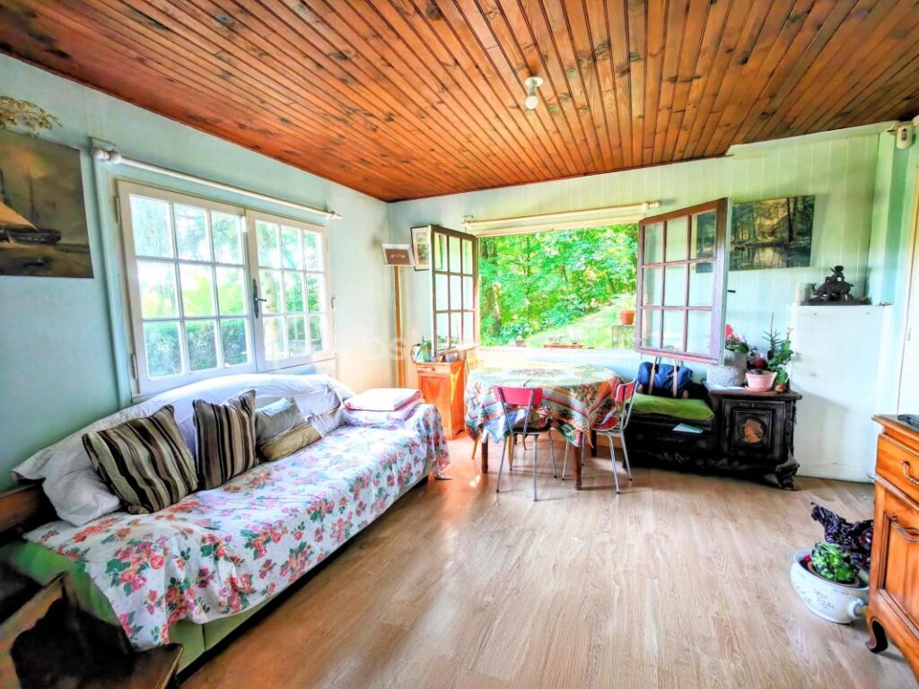 La Maison des Cyclamens : 2 ch, garage sur 1625 m2 dans un espace boisé classé – 3 pièces – 2 chambres – 51 m²