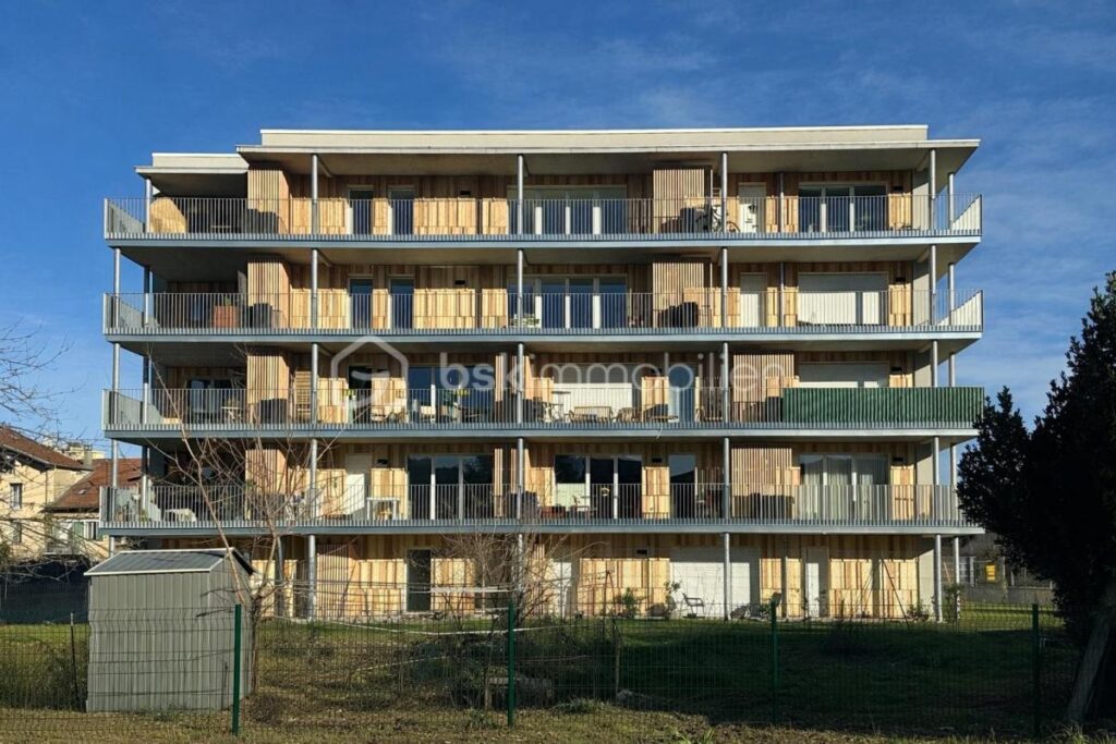 APPARTEMENT T3, DERNIER ETAGE, TERRASSE ET VUE EXCEPTIONNELLE – 3 pièces – 2 chambres – 78 m²