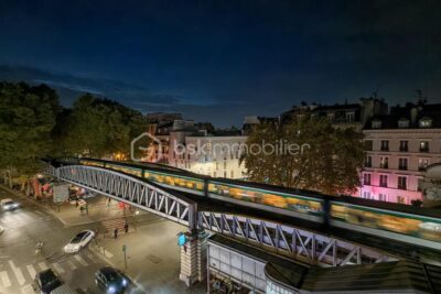 T2 à rénover entièrement avec balcon – Quartier vivant Stalingrad / Canal – Vue dégagée – 2 pièces – 1 chambre – 30 m²