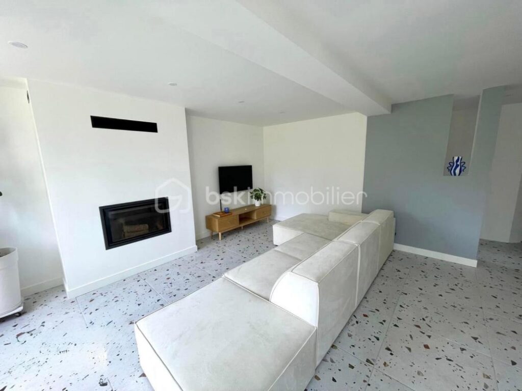 Maison refaite à neuf 4 chambres – 6 pièces – 4 chambres – 159 m²