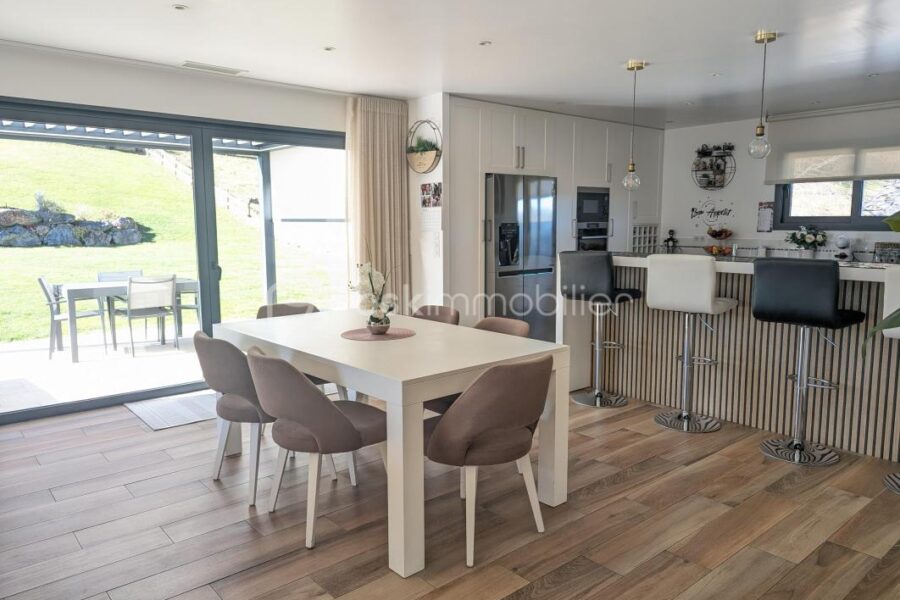 Maison à vendre à Poueyferre