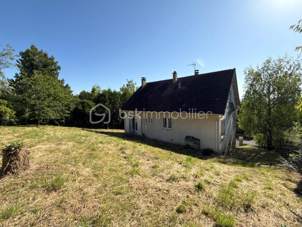 Maison 7 pièces de 141m2 à PARON (89100) – 7 pièces – 5 chambres – 141 m²