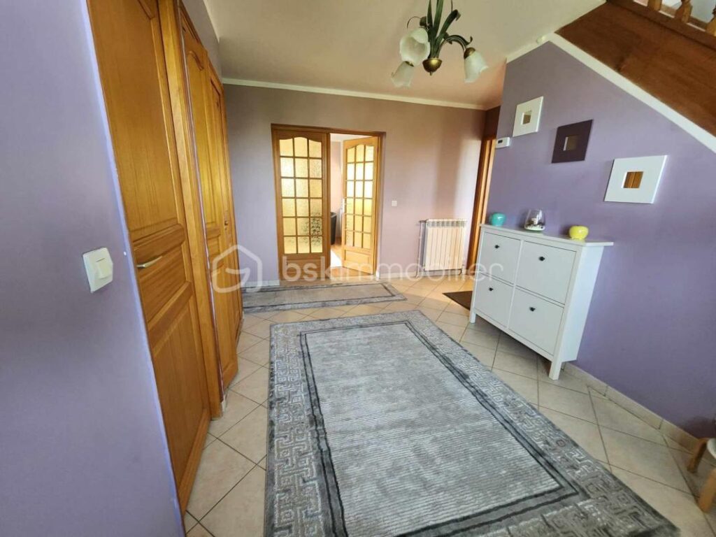 Charmante maison familiale avec sous-sol totale – 7 pièces – 5 chambres – 173 m²