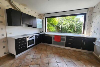 Maison ancienne pleine de charme avec 5 chambres et dépendances – 6 pièces – 5 chambres – 150 m²