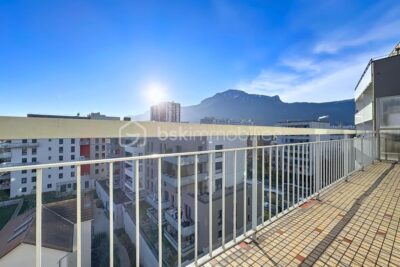GRENOBLE – 143 RUE DES ALLIÉS – GRAND T3 90 m² – VUES PANORAMIQUES – 2 TERRASSES – 3 pièces – 2 chambres – 88 m²