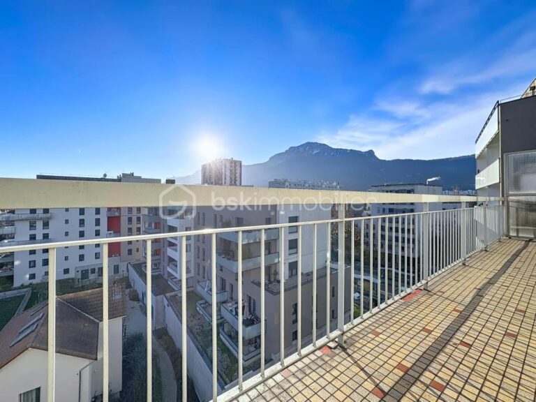 GRENOBLE – 143 RUE DES ALLIÉS – GRAND T3 90 m² – VUES PANORAMIQUES – 2 TERRASSES – 3 pièces – 2 chambres – 88 m²