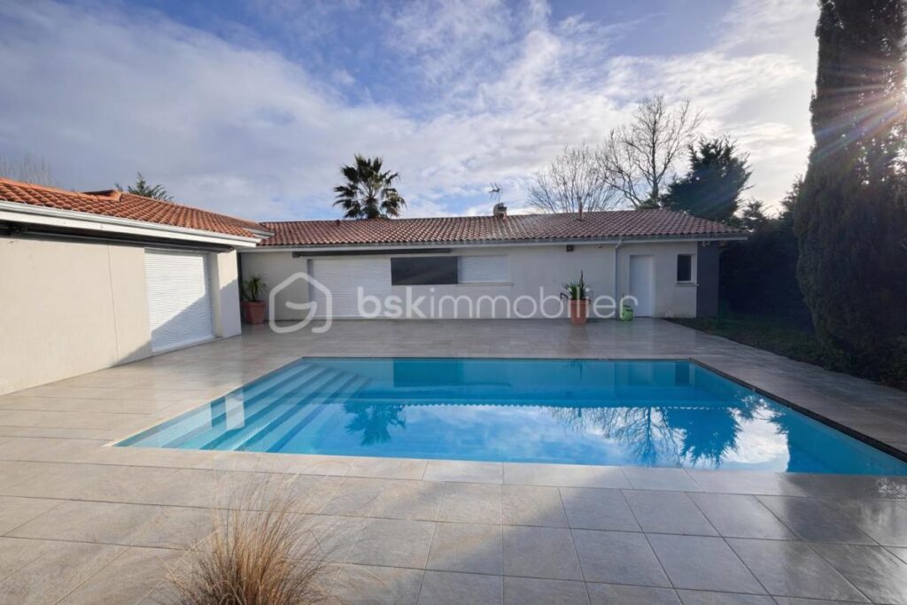 Maison de plain-pied, garage, piscine – 5 chambres – Environnement privilégié – 7 pièces – 5 chambres – 186 m²