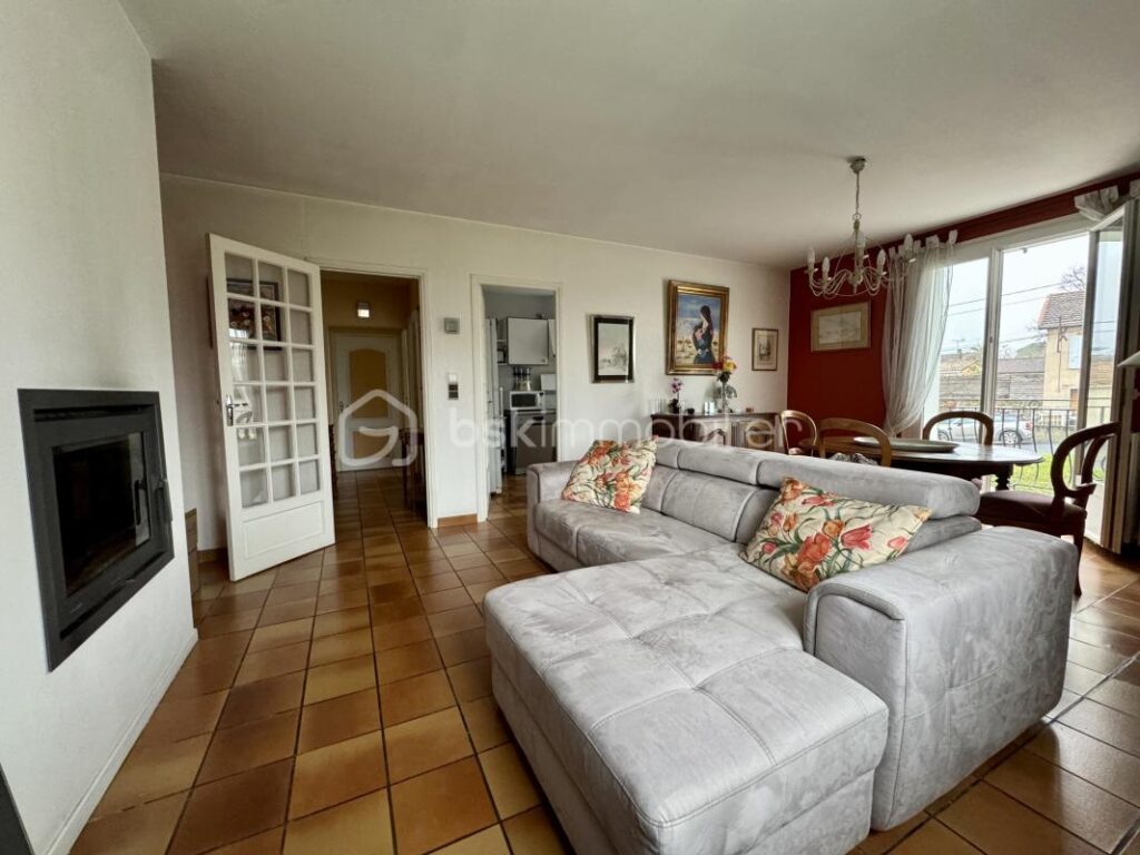 Maison 79m2 – 2 chambres – Sous-sol complet – terrain 706m2 – 4 pièces – 2 chambres – 79 m²