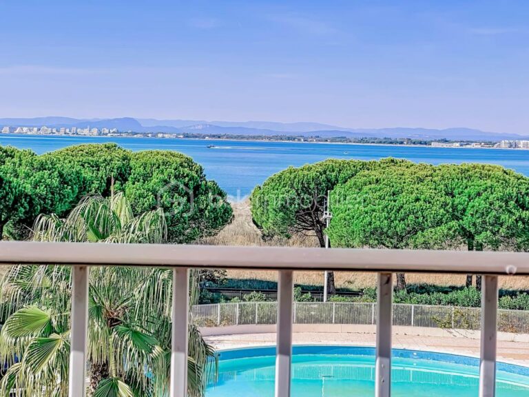 EXCLUSIVITÉ *** Magnifique Appartement T3 de standing Dernier étage Vue Mer Piscine à Port Camargue *** – 3 pièces – 2 chambres – 70 m²