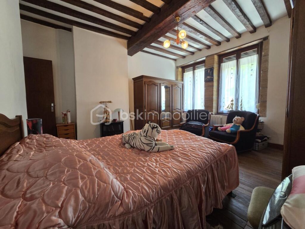 Maison de ville – 6 pièces – 3 chambres – 151 m²