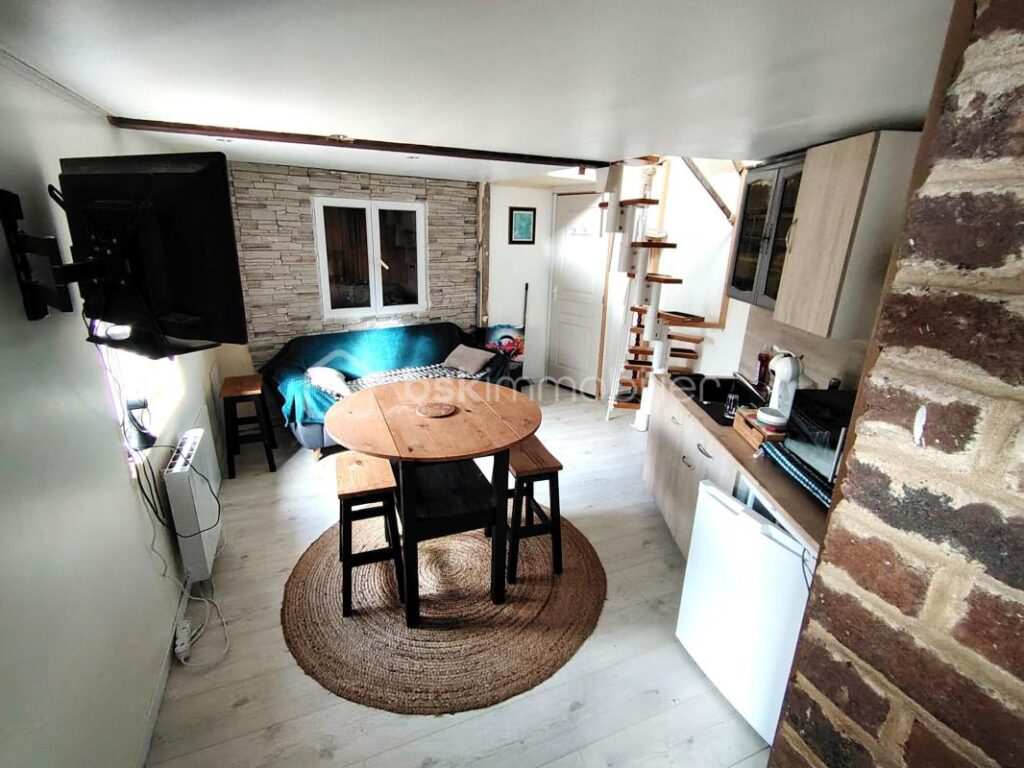 maison et studio 70 m² – 3 pièces – 1 chambre – 45 m²