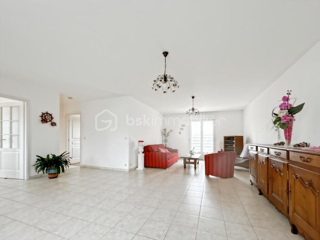 Maison 5 pièces de 93m2 à CUY (89140) – 5 pièces – 3 chambres – 93 m²