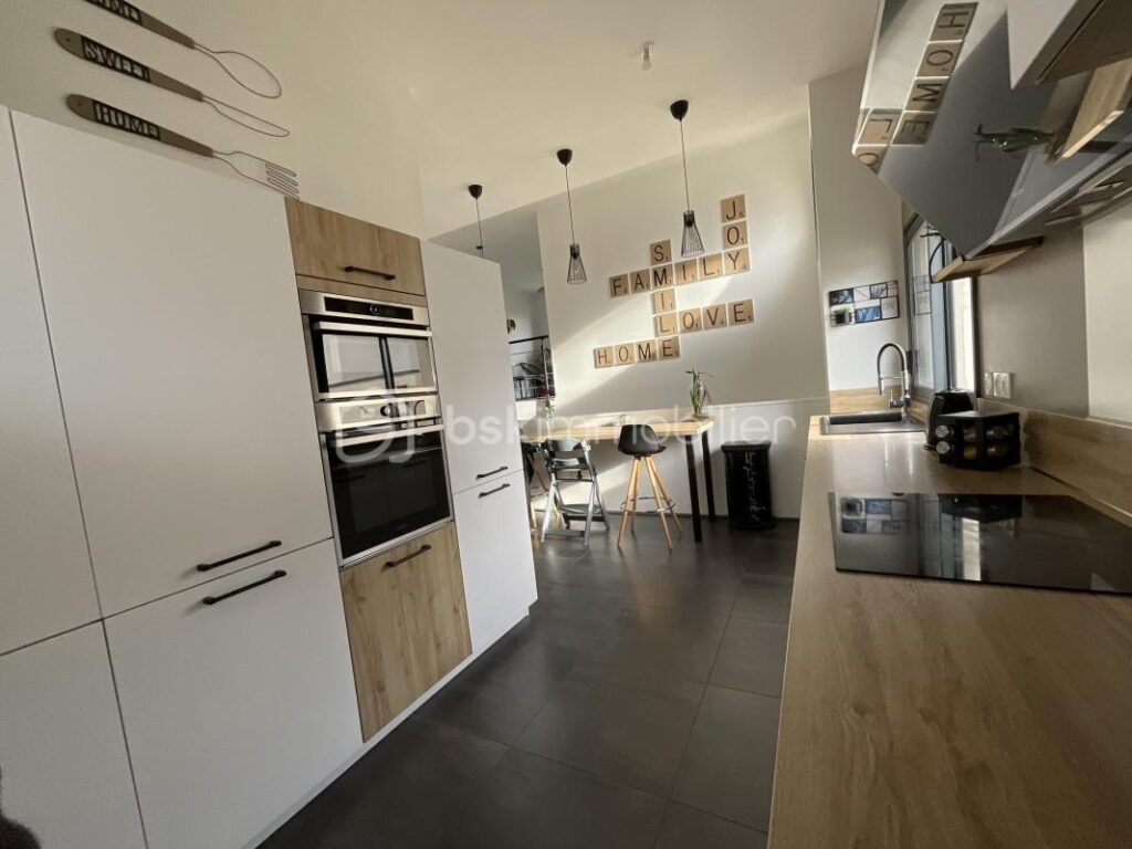 À saisir – 5 pièces – 3 chambres – 123 m²