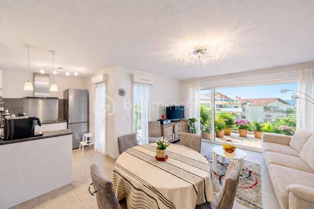 Anglet -T3 lumineux avec terrasse de 28 m2 et parking sécurisé – 3 pièces – 2 chambres – 61 m²