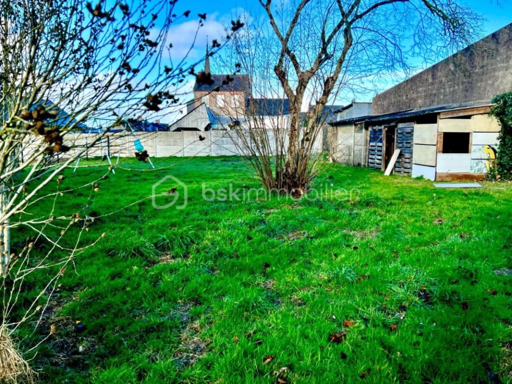 Charmante Maison Familiale de 111 m² – Grand Terrain et Sous-sol Complet – 5 pièces – 3 chambres – 111 m²