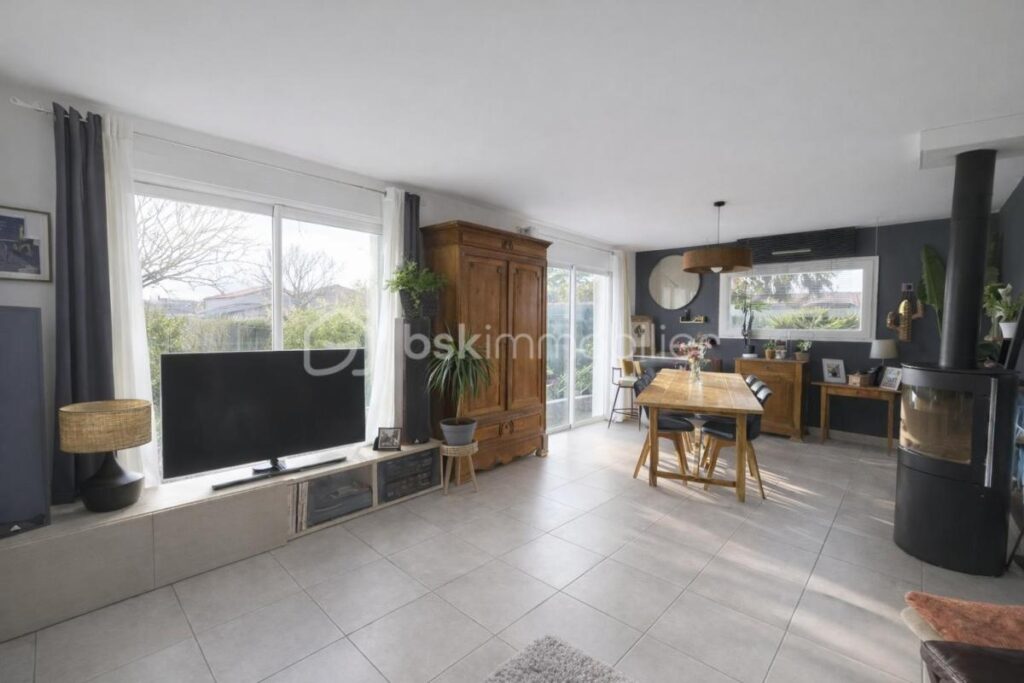 Maison plain-pied 97 m² – Impasse au calme – Vue dégagée – 5 pièces – 3 chambres – 97 m²