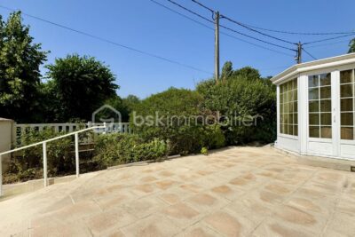 À vendre : Grande maison de ville à Germigny-l’Évêque 210m2 – 7 pièces – 5 chambres – 210 m²