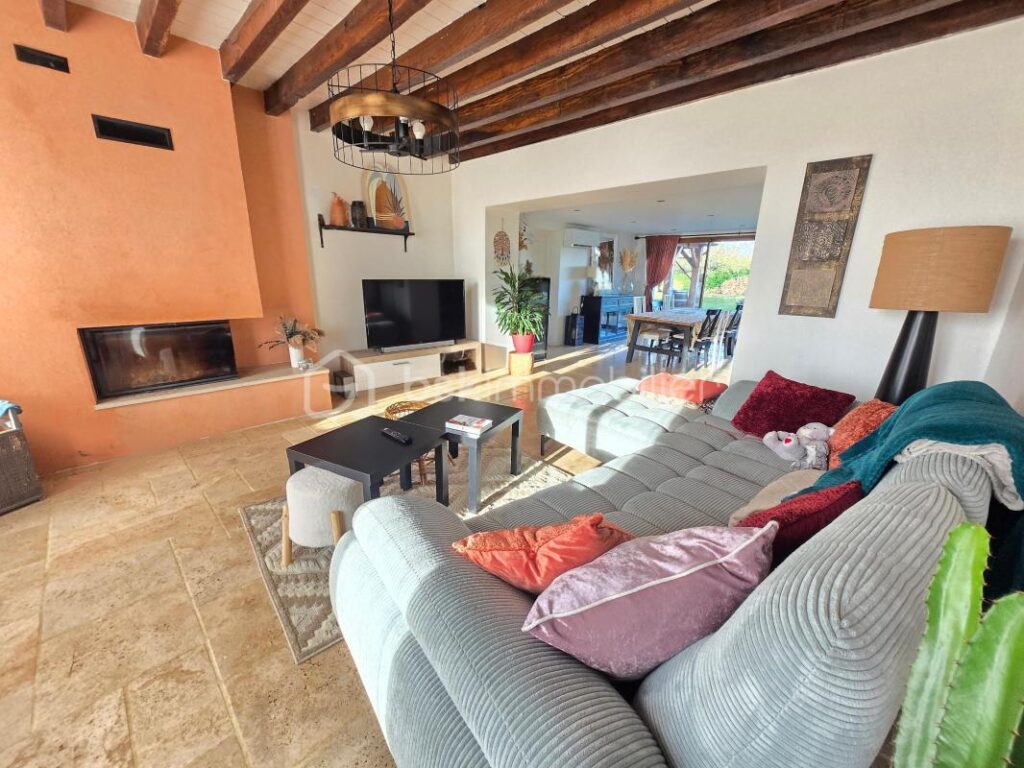 Magnifique Maison en pierres de 201m² à Raveau – 5 pièces – 4 chambres – 201 m²