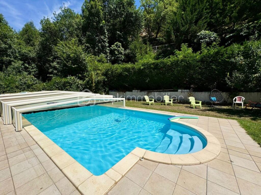 💥 Juzet-de-Luchon (31110) – Propriété de caractère avec piscine et vue montagnes à prix imbattable 💥 – 10 pièces – 5 chambres – 230 m²