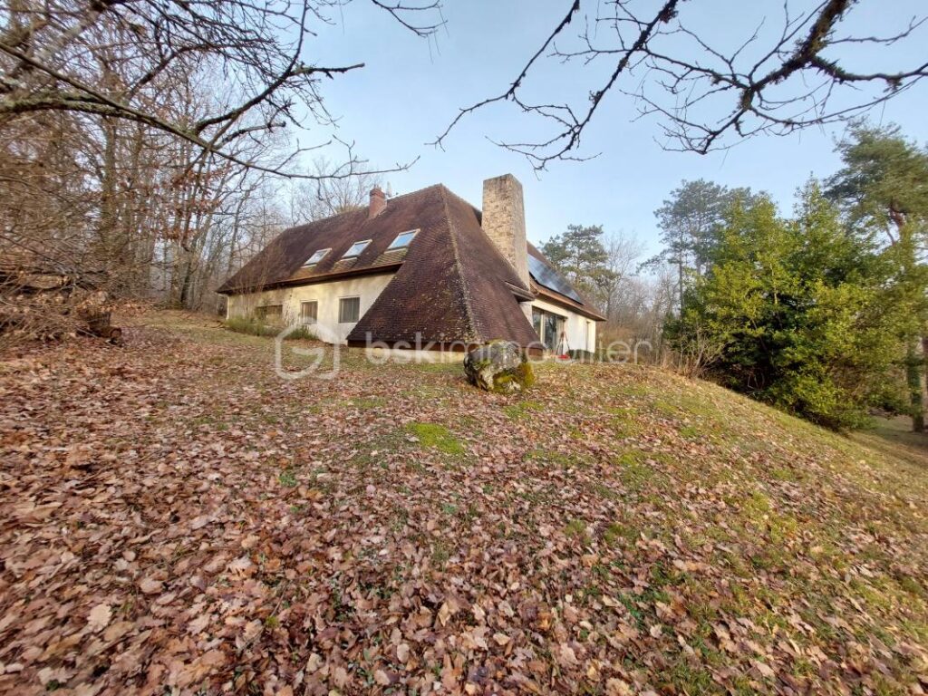 Maison d’architecte 262 m² 8 pièces – 8 pièces – 4 chambres – 262 m²