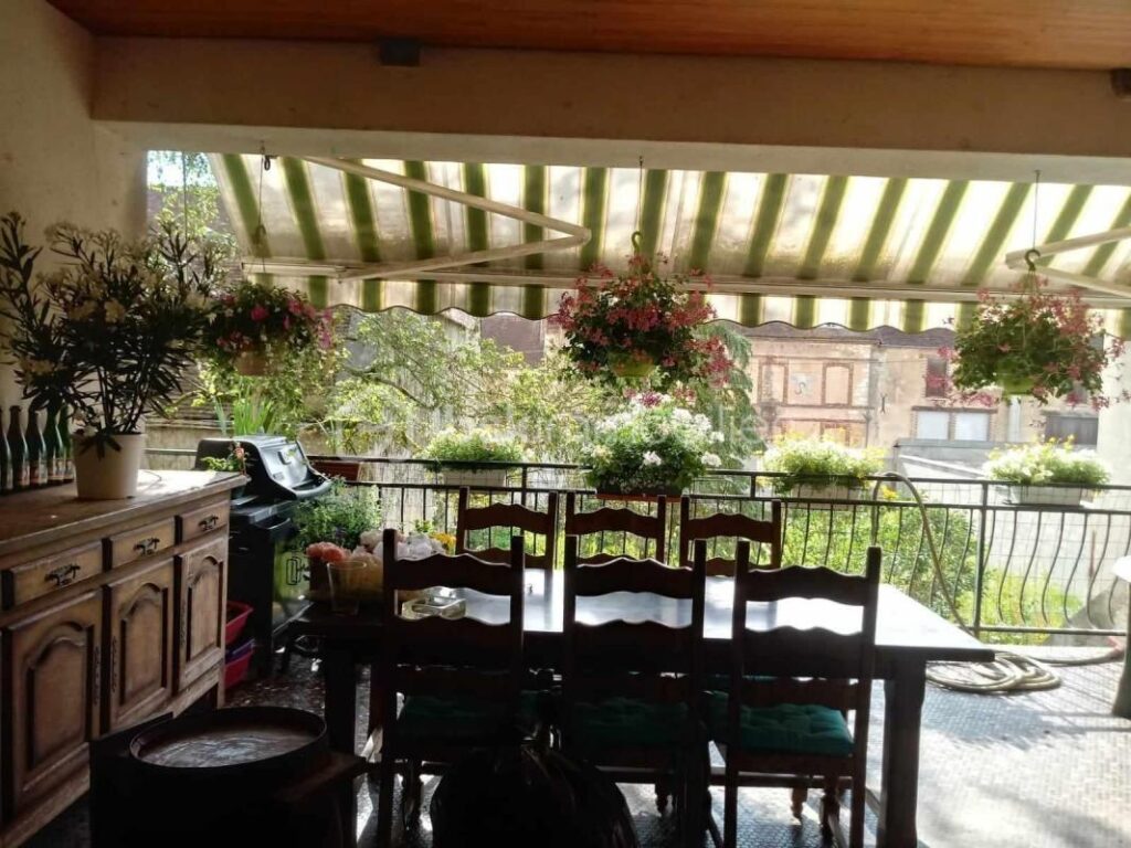 Baisse de prix Maison centre Villeneuve l’Archevêque – 8 pièces – 4 chambres – 250 m²