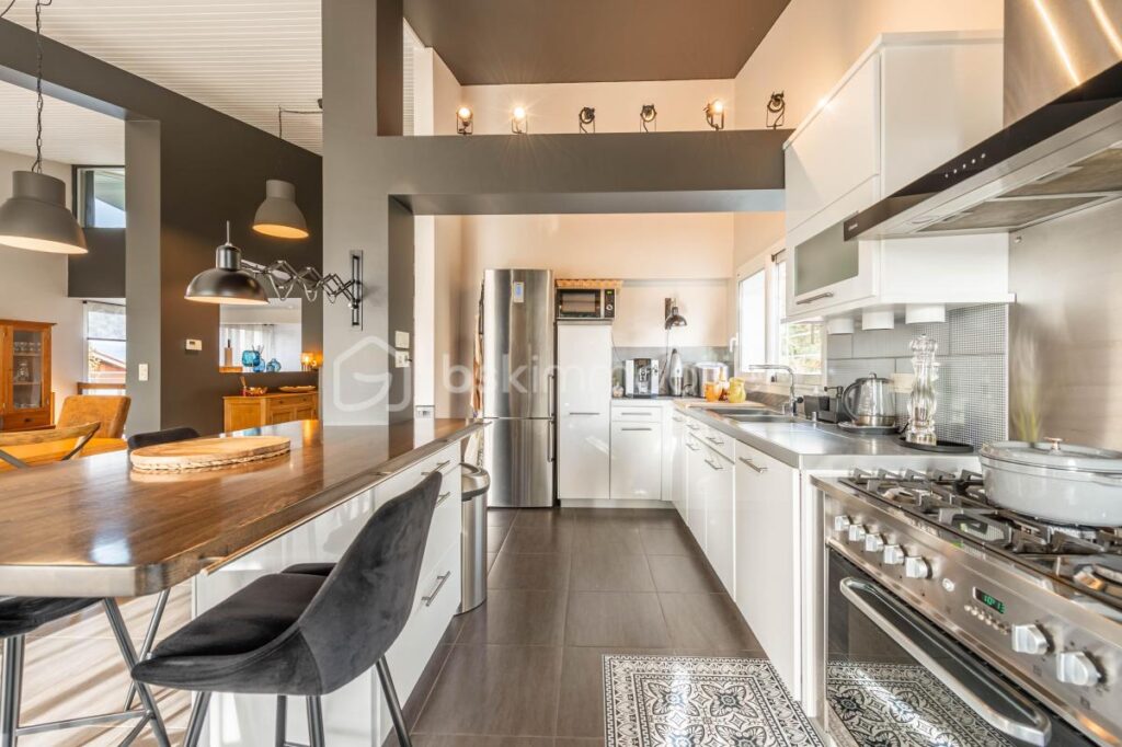 EXCLUSIVITE SUPERBE VILLA ANNECY LE VIEUX – 8 pièces – 5 chambres – 219 m²