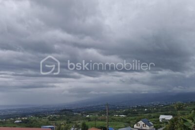 Maison a rénover A PETITE ILE – 4 pièces – 3 chambres – 75 m²