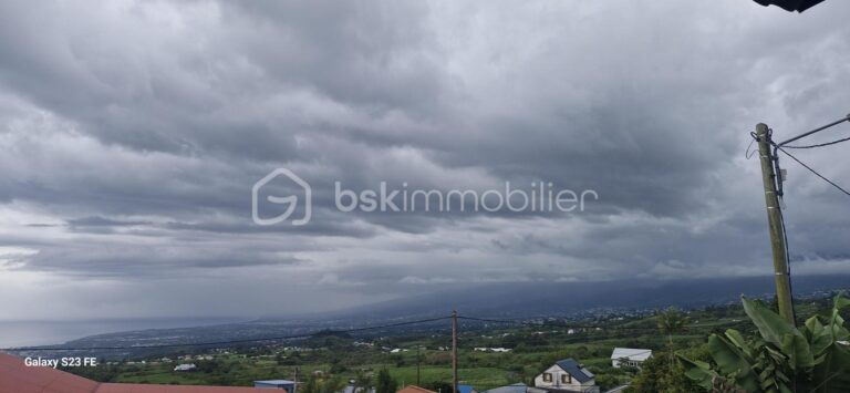 Maison a rénover A PETITE ILE – 4 pièces – 3 chambres – 75 m²