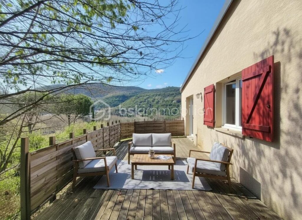 Villa récente avec vue exceptionnelle – Riols – DPE A – Terrain + parcelles – 3 pièces – 2 chambres – 82 m²