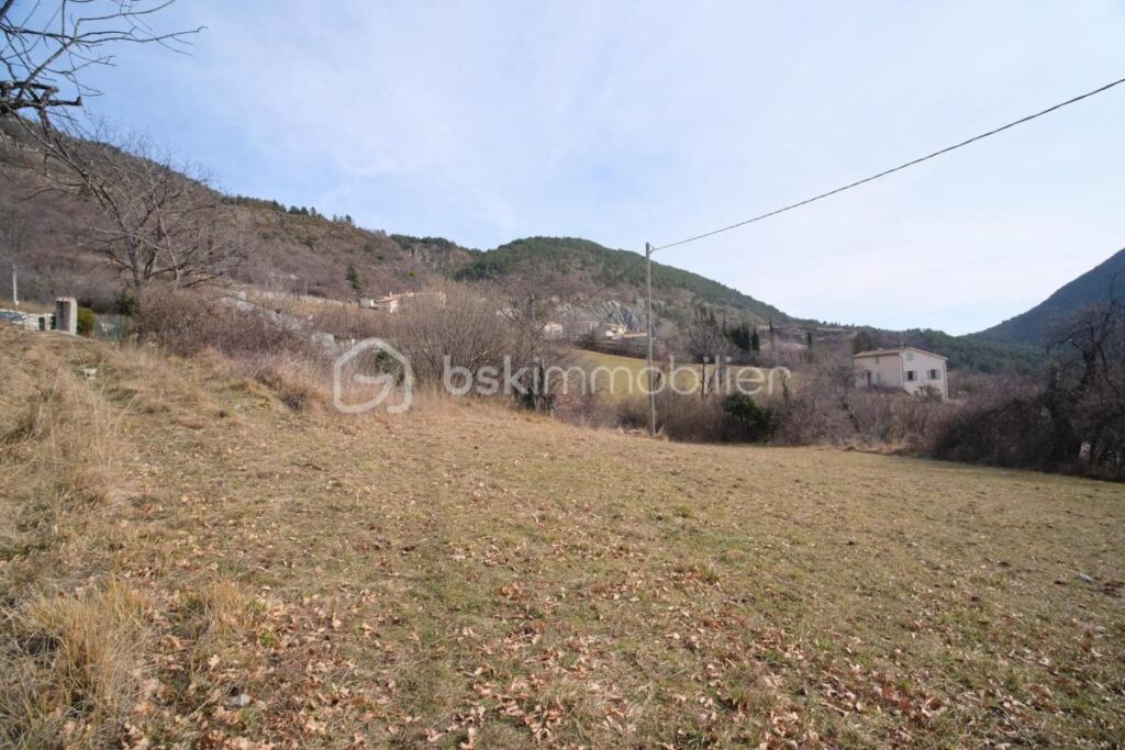 Terrain constructible 1305 m2 exposition plein sud et vue montagne – NR pièces – NR chambres – 1305 m²