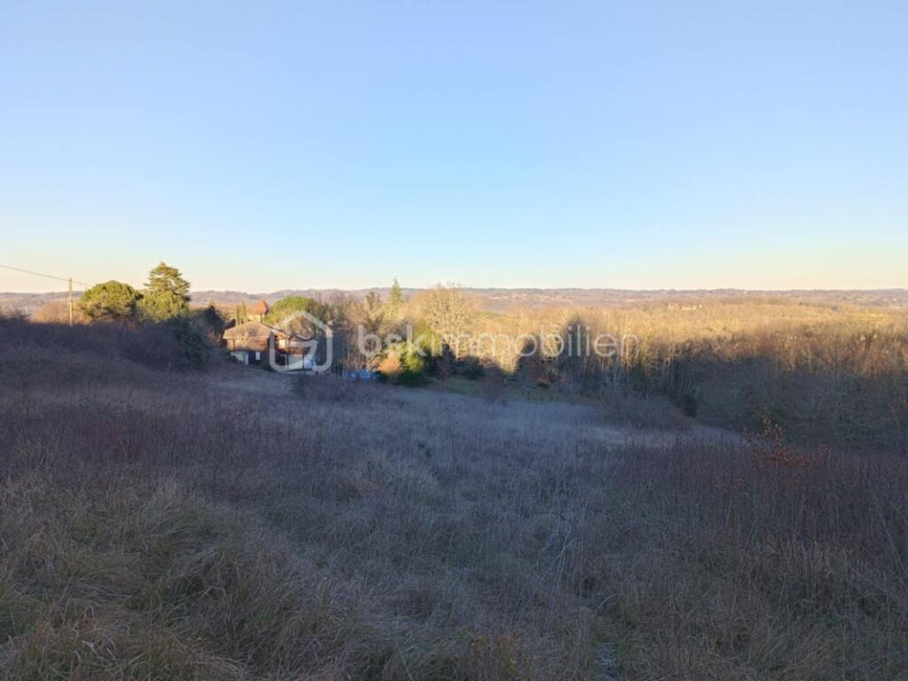 Magnifique Terrain de 5 892m2 constructible, sur les Hauteurs du Buisson de Cadouin 24480 – NR pièces – NR chambres – 5892 m²