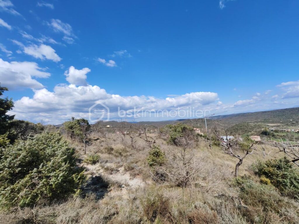 Superbe terrain de 3300 m² avec vue panoramique à Gras – NR pièces – NR chambres – 3300 m²