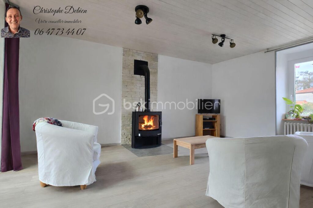 PAVILLON FAMILIAL 221 M² – 6 CHAMBRES – JARDIN CLOS & DÉPENDANCES – CENTRE DE CHAVAGNES-EN-PAILLERS – 10 pièces – 6 chambres – 221 m²