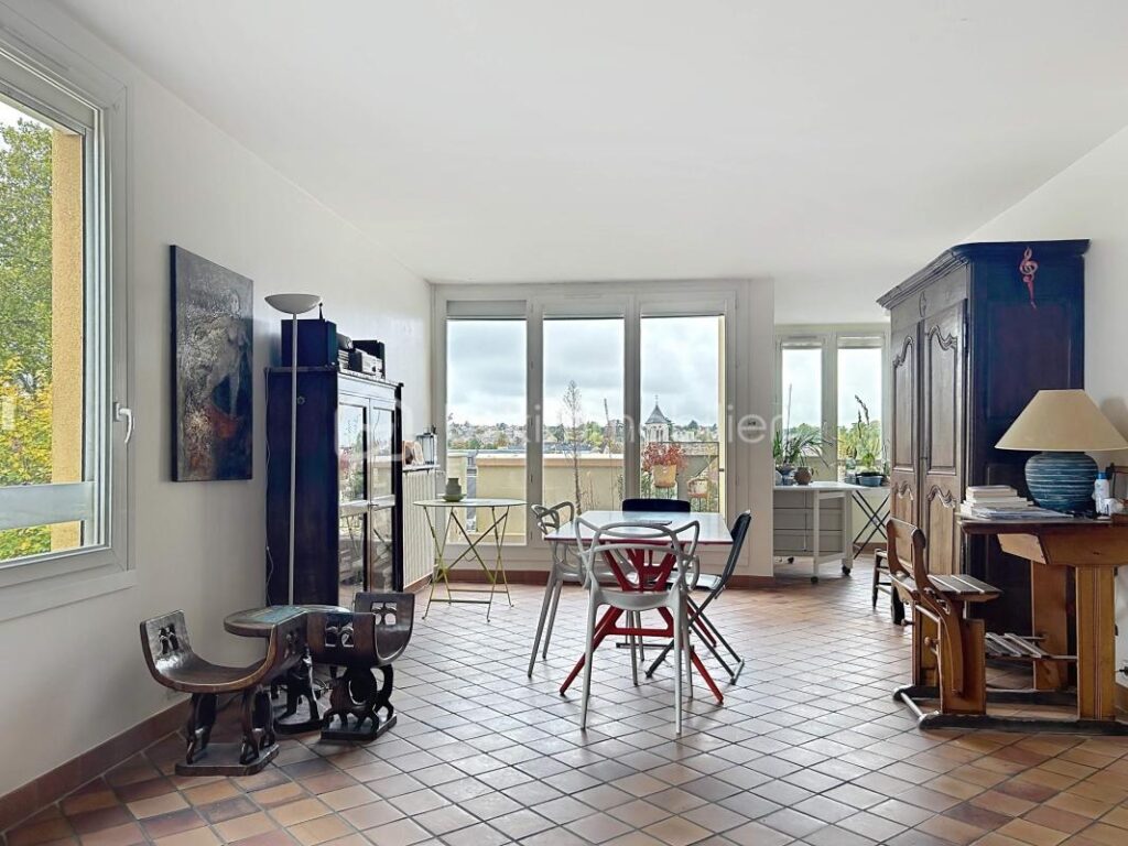 ***DUPLEX AVEC TERRASSE ET BALCONS*** – 5 pièces – 3 chambres – 108 m²