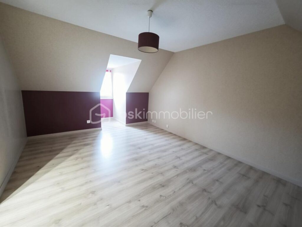 Claire ROSSIGNOL by BSK IMMOBILIER propose à Mazangé – 4 pièces – 3 chambres – 115 m²